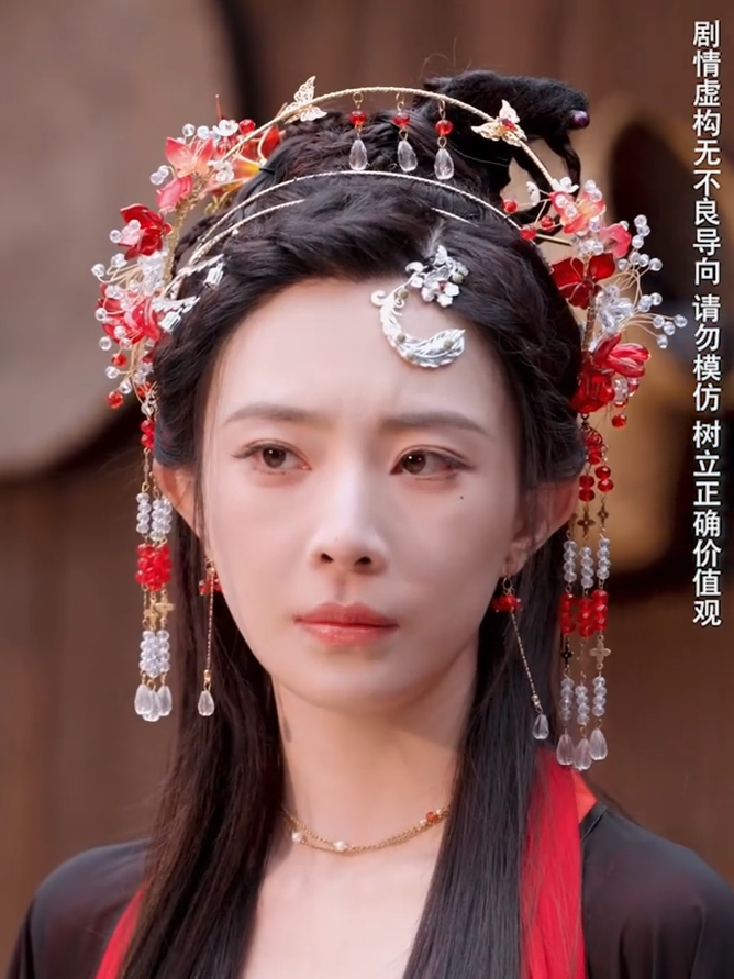 男人为寻未婚妻拜师正道，谁知师父竟是灭他满门的魔教女帝