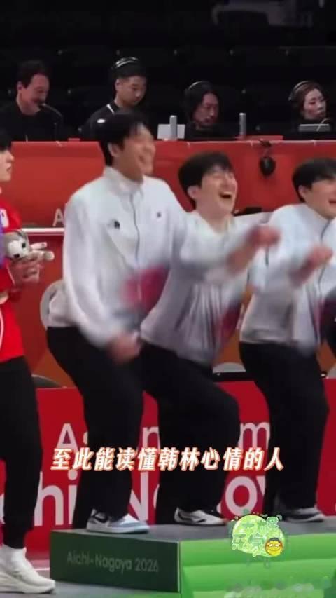 球员的压力可以理解，兵役会耽误海外职业生涯，但公开这样的庆祝容易引发非议。#又一韩国U23球员用踩雷