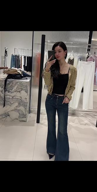 都说女人爱钱，如果她不爱你，你连给她花钱的机会都没有，都说女人啰嗦 话多，如果她不爱你，你连她的标点