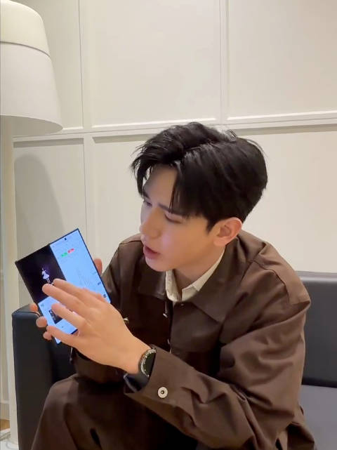 #taynew[超话]#   261006 郑明心 Ins更新 三星推广一则 顺毛妞维真的太好看了🥰