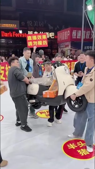 普通人的逆袭，最难得不是走红，而是红了之后不忘本。浩子，用真诚温暖了很多人❤️