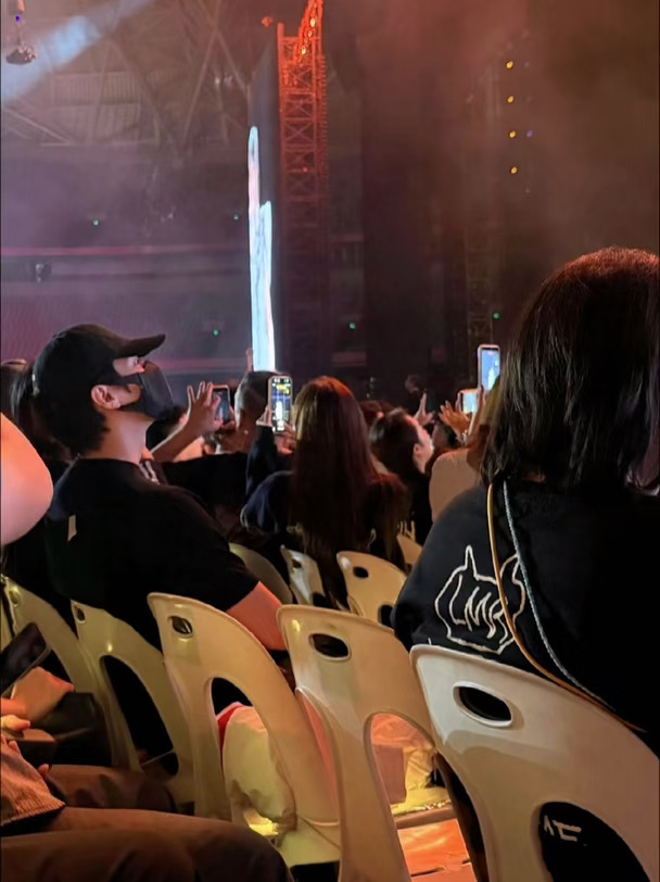 是谁在孙燕姿演唱会呢❓