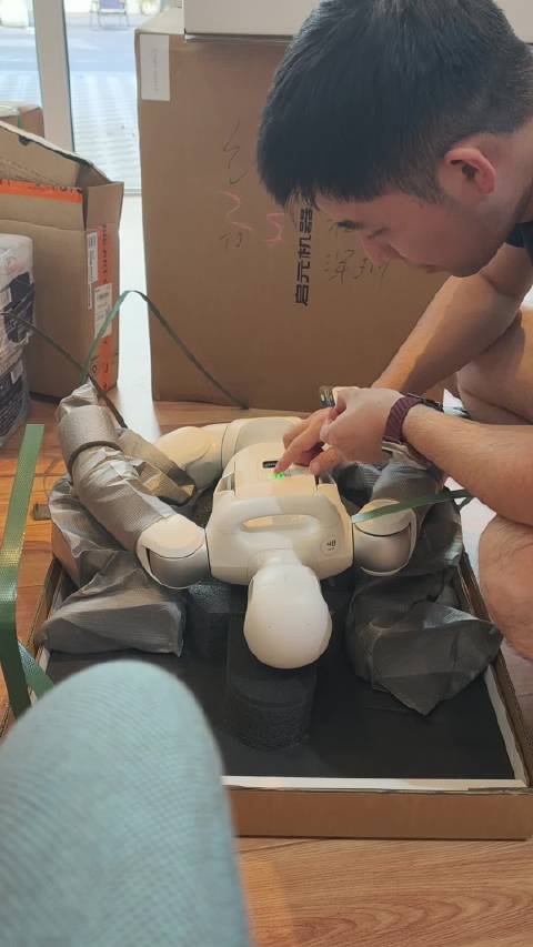 小小机器人！！！变身！！