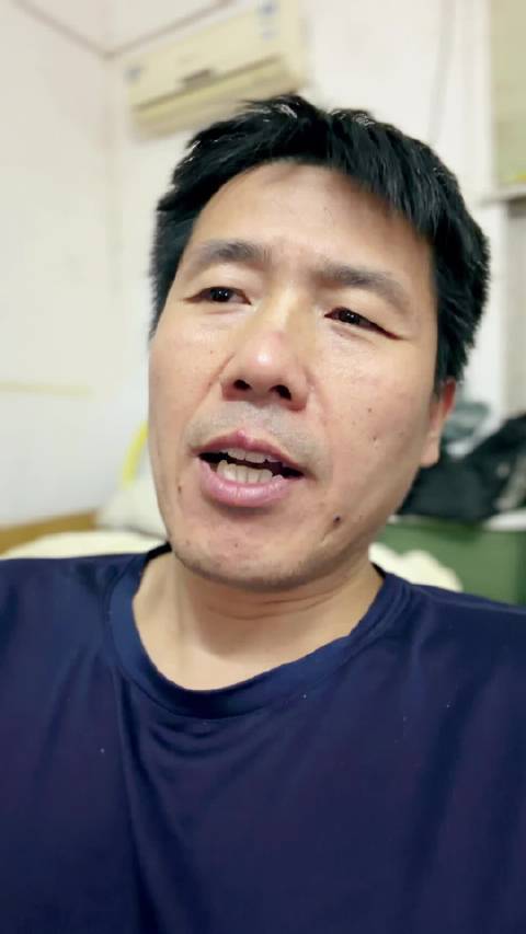 胖东来的模式给谁带来了希望？或许是那些求职被嫌年龄大、创业没经验的中年人。在这里学习技能和服务意识，