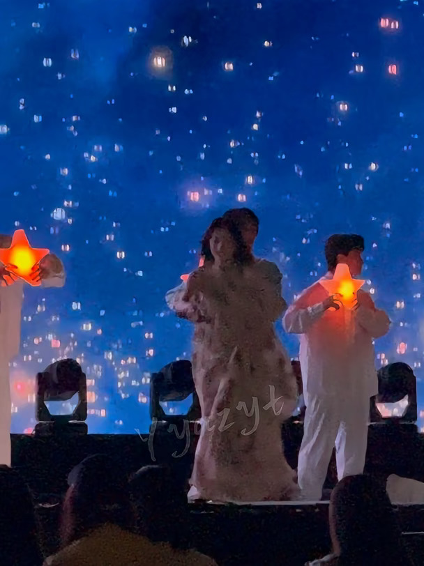 “鬼鬼祟祟”hhh