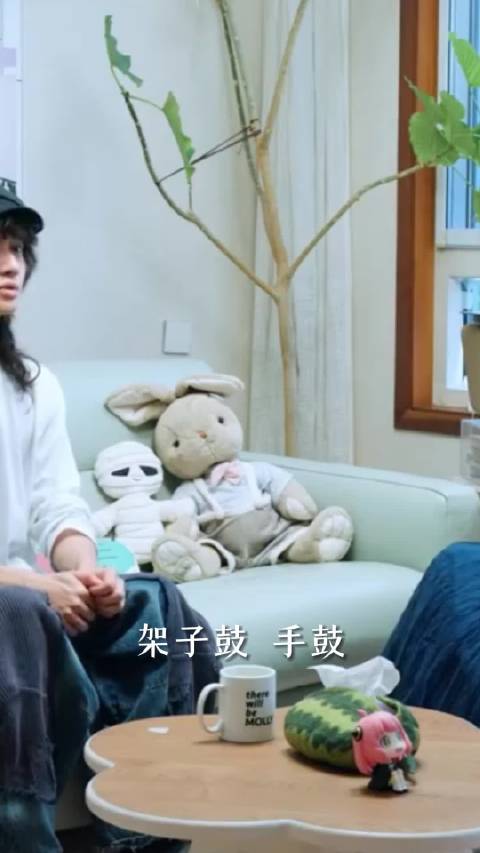 谁能想到伯克利音乐人的钢琴启蒙竟然来自一把拖把