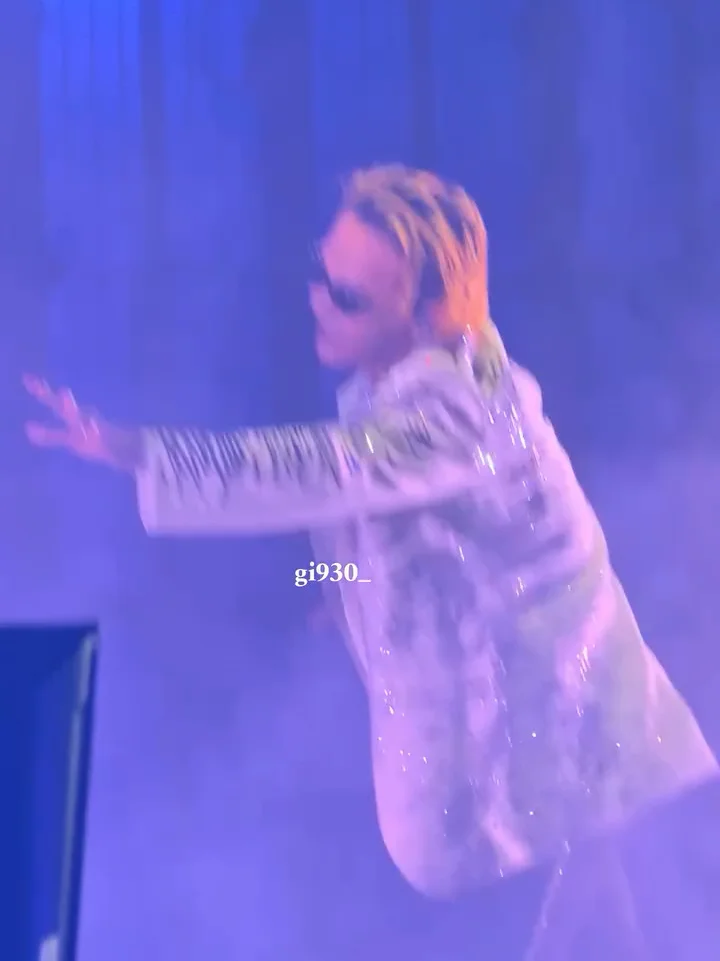 🌼哥两永远整不完的活！哈哈哈🤭可爱的要死🥰 #bigbang#权志龙#bigbang台北