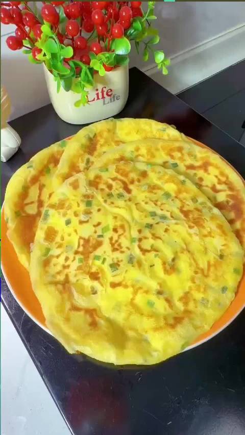 5分钟搞定鸡蛋葱花饼，酥脆喷香太适合做快速早餐了