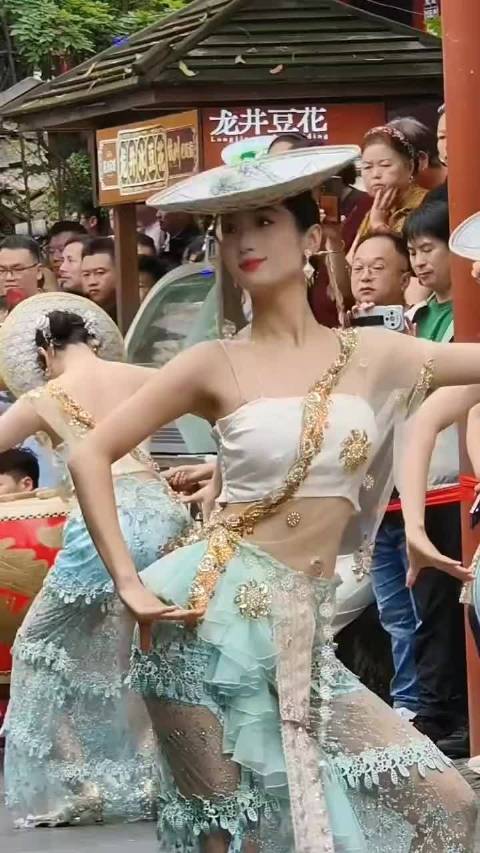 #一分钟精选视频扶持计划# 窈窕淑女君子好逑 ｜一袭优雅醉了千年