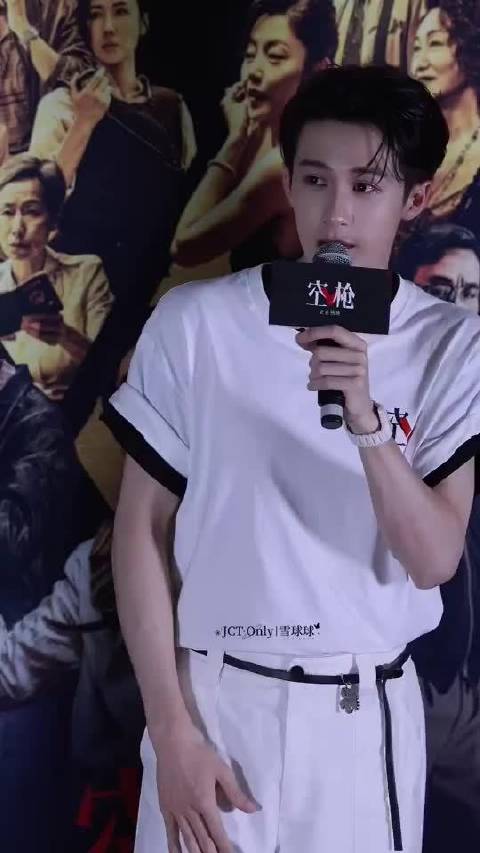 #檀健次[超话]# ​檀健次现场翻译+吐槽王上线啦