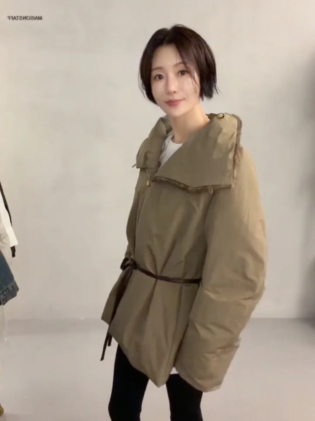 🇰🇷设计感搭配羽绒服～领口可拆卸