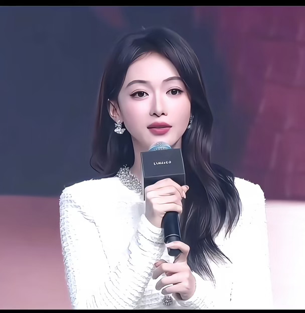 #吴谨言 @吴谨言 #领克代言人 你出现的那一刻 我的心都漏了一拍