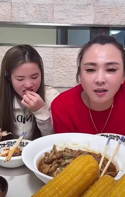 崔晋妈妈投诉网友 崔晋晋妈账号关评论 疑似崔晋妈妈朋友圈发文 曝疑似晋妈朋友圈  ​