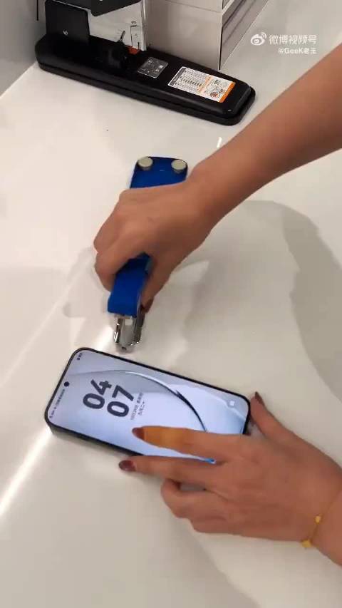#华为畅享# 虽然耐造，虽然够硬，虽然没坏，但看着心疼，真舍得呀