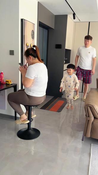 搞笑