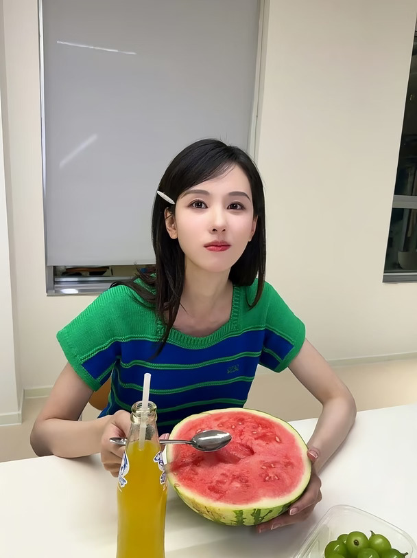 小兔子本体出现了！#陈都灵 #早期