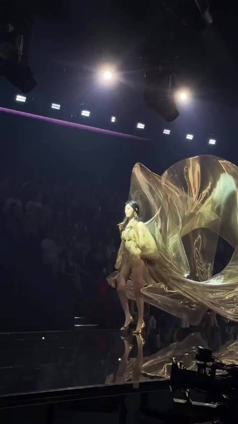 我愿称之为奚梦瑶神之八秒 #奚梦瑶维密神之八秒##奚梦瑶神之八秒#  ​​​