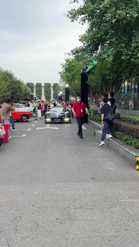 老白的帕加尼风神也返场意大利升级了，期待升级完全新的样子！