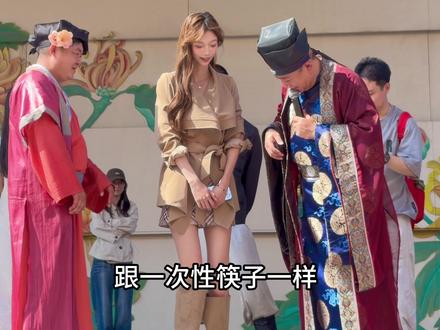 不说话哪都好