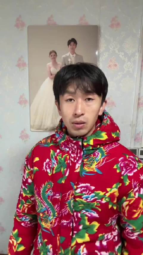 #外卖小哥闪婚娶美国女博士宣布离婚#当事人说离婚的原因就是文化差异，饮食不同、语言不同、爱好不同