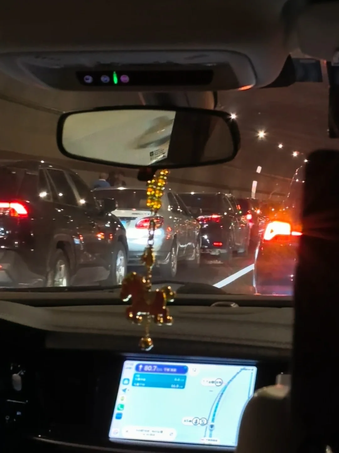 10.6国庆高速实况！这车塞得也太有水平了！