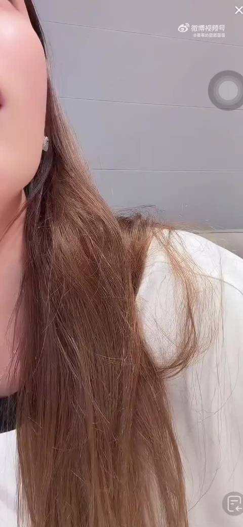 #黄子韬谁会把自己的家事说给陌生人听#  徐艺洋直播澄清生子传闻  黄子韬出镜：谁会把自己的家事说给