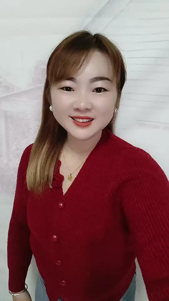 无论生活有多苦涩我依然是欢乐的，天凉了多加件衣服照顾好自己，有一个好身体比啥都强，亲友们晚上好。
