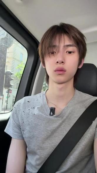 突然翻到前男友给我的报备视频 他好可爱 好后悔 好想他