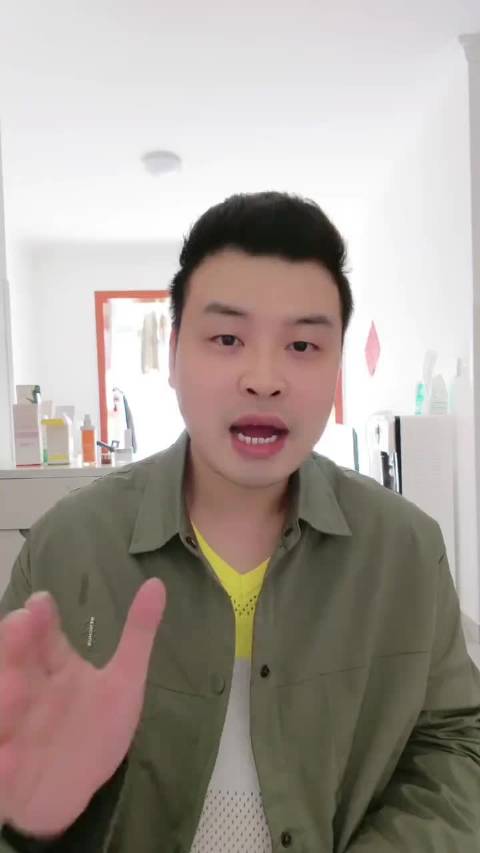雷霆 背景：Shams报道，卡森-华莱士已同意与雷霆签下5年1.39亿美元的新秀合同提前续约