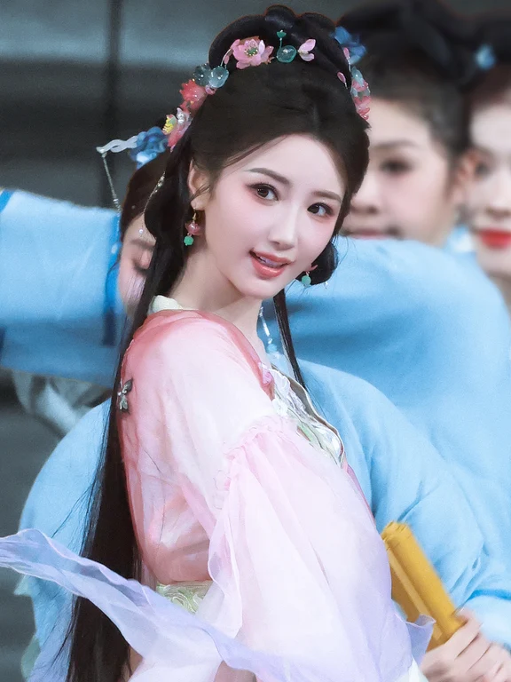 毛晓彤｜抖音美好奇妙夜直拍