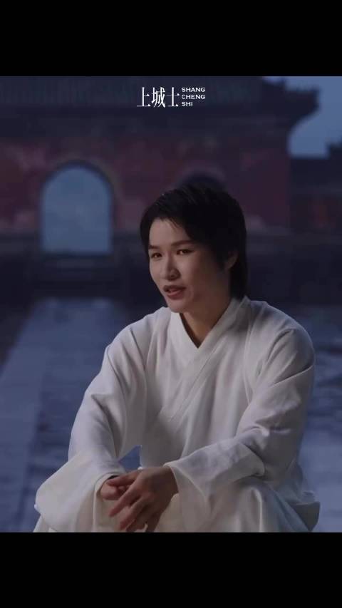 #UFC[超话]# 张伟丽在武当山——“这里是武当，这里是太极。动与静、快与慢，阴阳在此流转与变幻