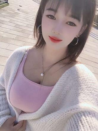 “也许，从来就没有被在意过， 又或许，从来都是可有可无的把”