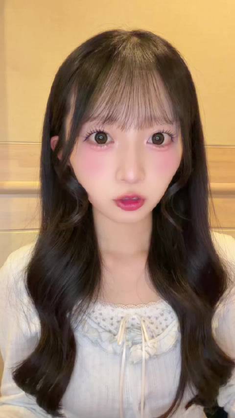 【视频】#AKB48[超话]##秋山由奈[超话]# 气嘟嘟✊🏻  ​​​