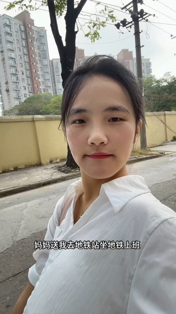 脑瘫女孩