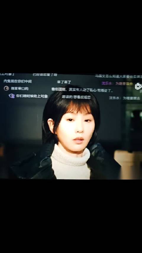 刘诗诗这张脸，直接把观众看分裂了。  《醉梦》特写镜头怼上去，眼尾上挑，眼神发飘，脸颊凹进去两块，下