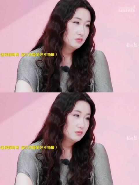 #德子的窝[超话]##妈妈送的金项链没挂到张家齐脖子上#引发大众对于家庭教育的思考。妈妈为张家齐准备