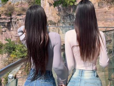 她不一样  她爱爬山