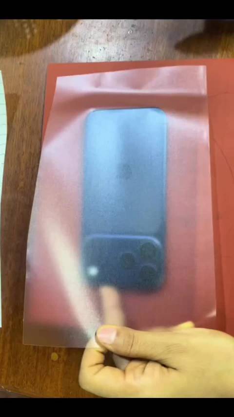 我想象中的裸机感贴膜大概就是这个样子 这种贴膜才有资格收我钱