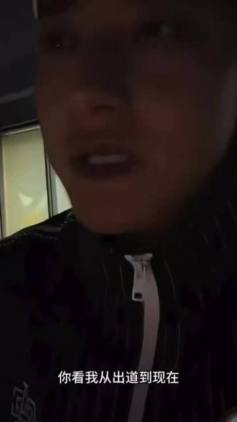 #黄子韬 我其实已经淡出娱乐圈很多了##黄子韬回应被黑# 29日晚，黄子韬 @ACE-YOUNGKI