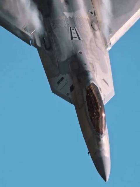 这是F-22战斗机吗？