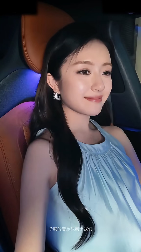 这个李兰迪太美萌了！