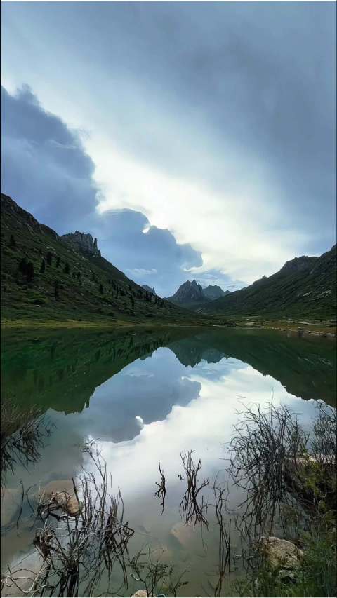 #一张机票能打开多少个世界##飞悦卓越的假期旅行# 奔赴藏在阿坝的秘境莲宝叶则