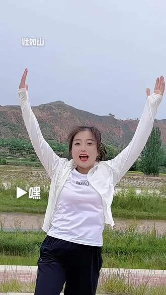 阿里山的姑娘美如水……
