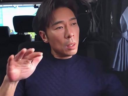 为何许志安演唱会尾场唱梅艳芳的《亲密爱人》？一曲藏港乐半生羁绊，才懂跨越生死的惦念