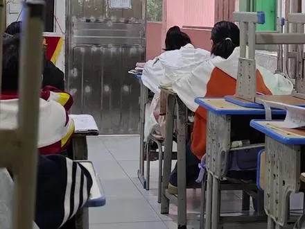 以上同学请到我办公室集合！请大家喝茶！
