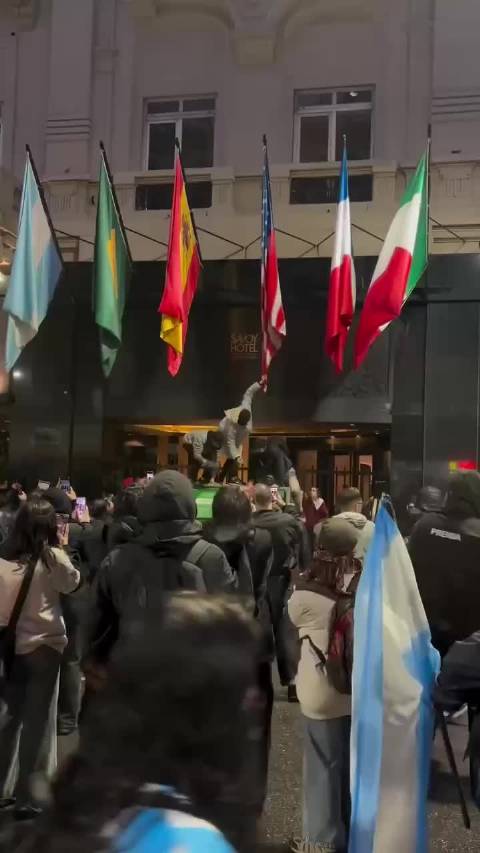 从法国到意大利，欧洲多国接连爆发抗议#法国失控了##欧洲多国爆发示威#
