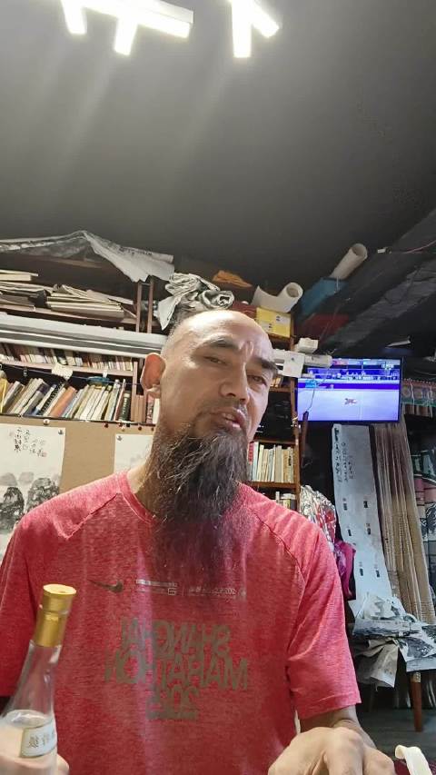 如何打破中超的人才垄断，给更多天才球员机会？博主提出一个大胆设想：搞“双轨制”！建立独立于中超的省际