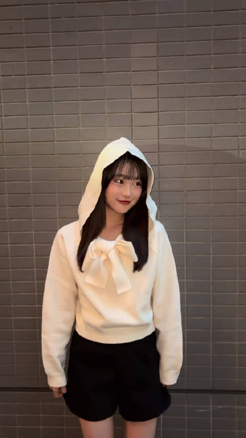 【视频】#AKB48[超话]##髙橋舞桜# 已经秋天了🍁❤︎  ​​​