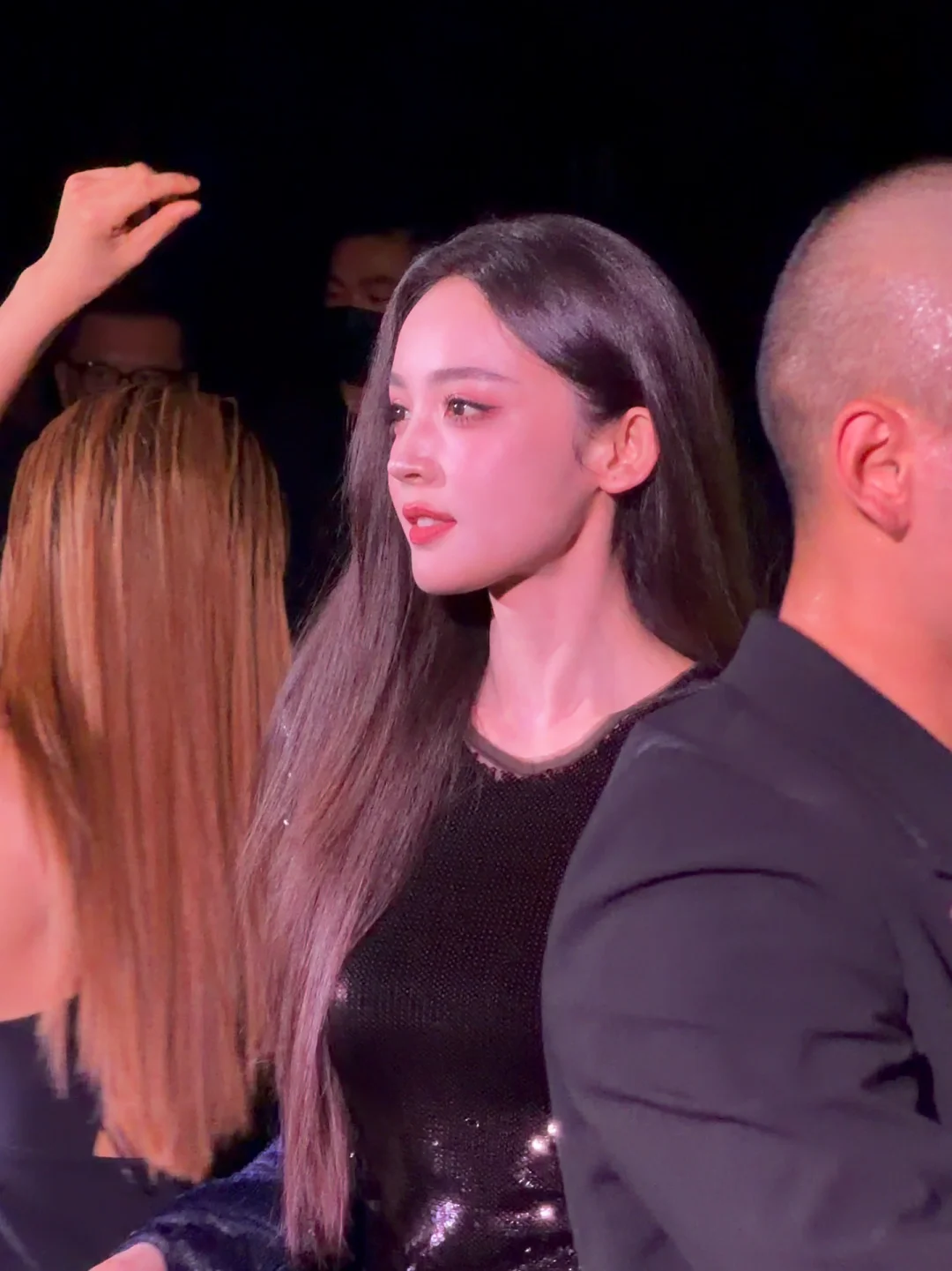 在TOM FORD看到娜扎跳舞