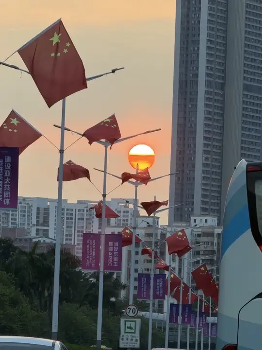 对于一个长期不上班的人 这一刻很稀罕